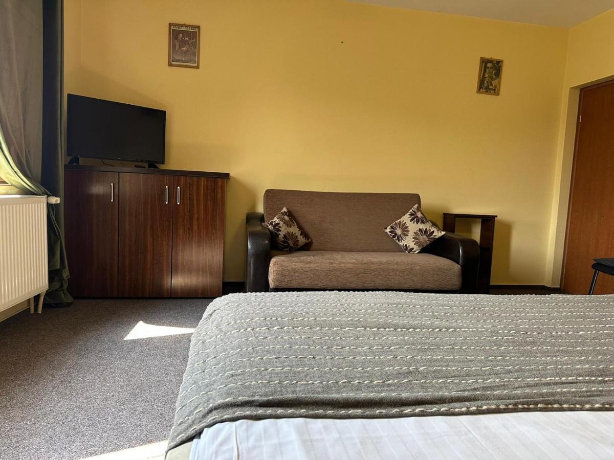 La O Barfa Apartment Ploiesti Bagian luar foto