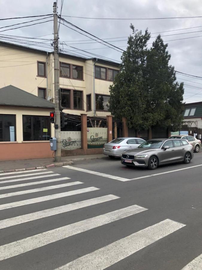 La O Barfa Apartment Ploiesti Bagian luar foto