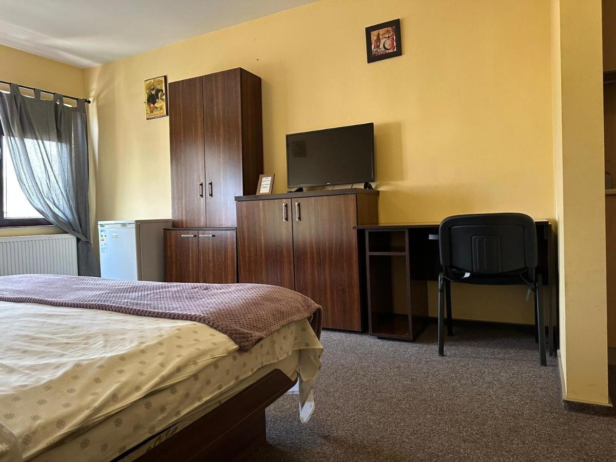 La O Barfa Apartment Ploiesti Bagian luar foto