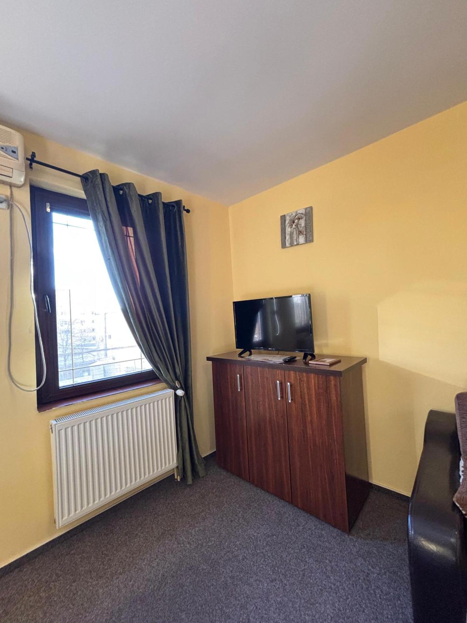 La O Barfa Apartment Ploiesti Bagian luar foto