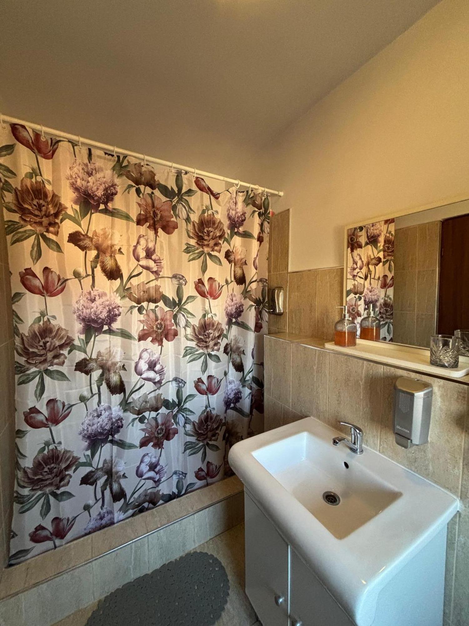 La O Barfa Apartment Ploiesti Bagian luar foto