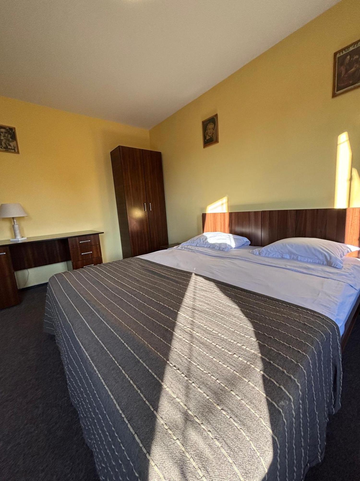 La O Barfa Apartment Ploiesti Bagian luar foto